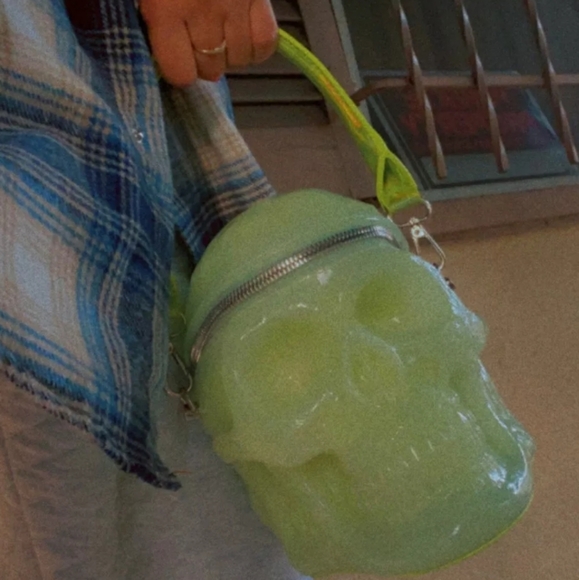Glow in dark skully bag (long straps include) only 2 left - Picture 5 of 6